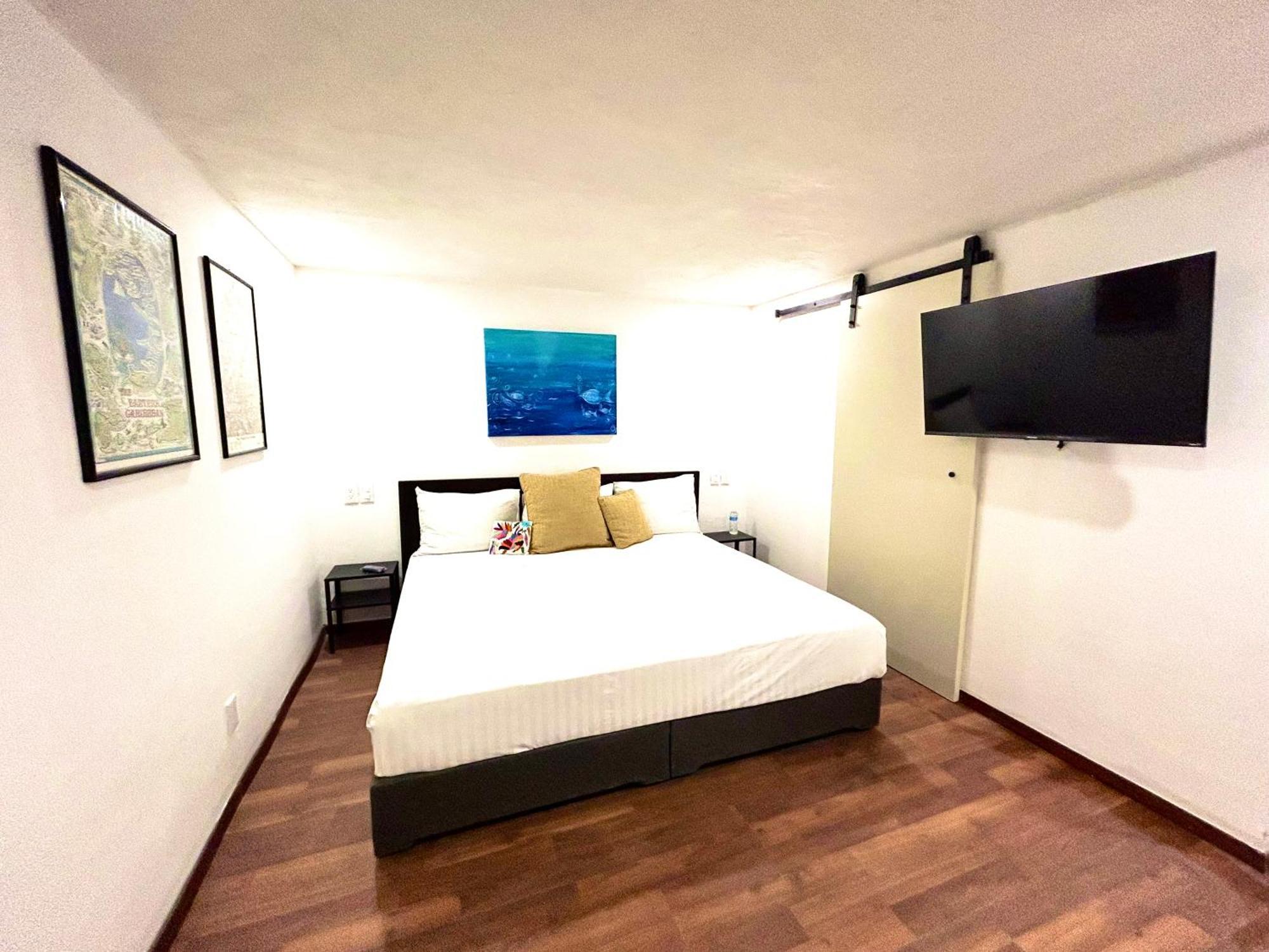Lindas Suites Eugenio Sue Mexico City Exterior photo